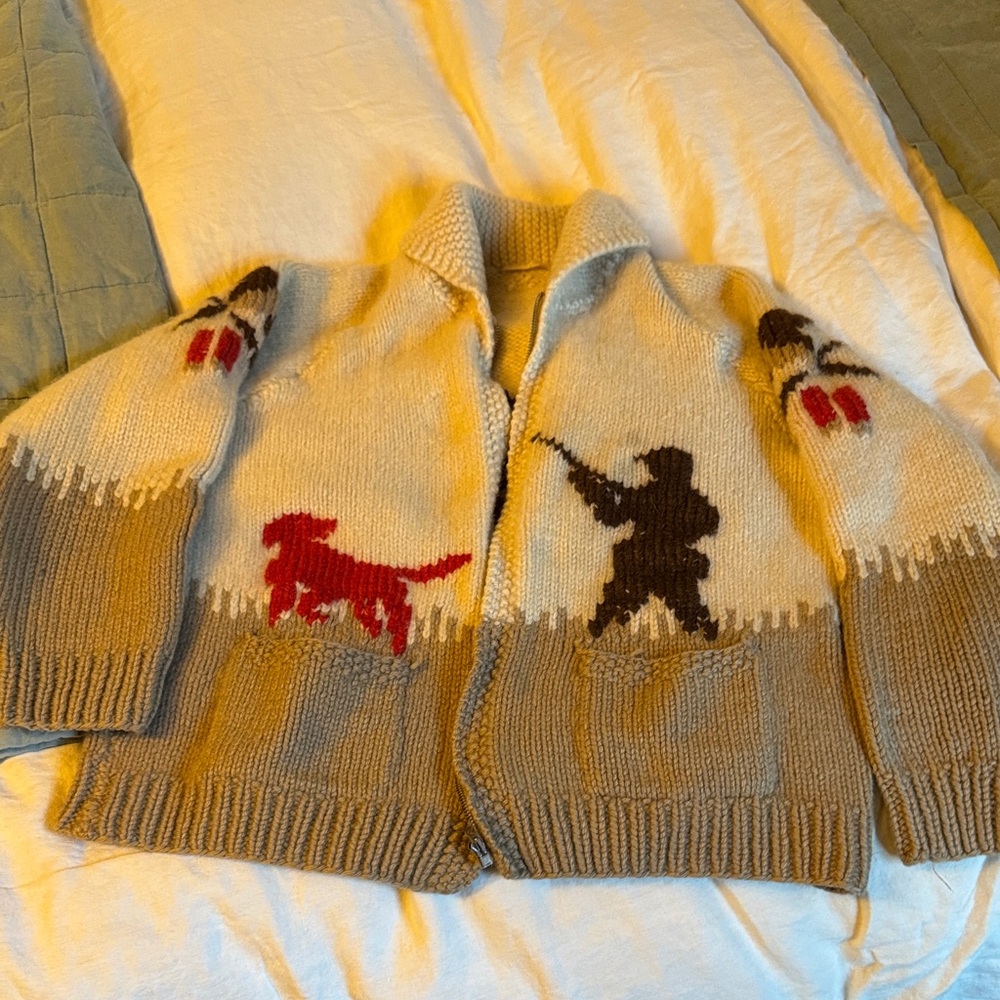 True vintage 100% wool sweater. Hand knit. Size small